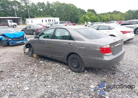2006 Toyota Camry Le z USA, uszkodzony, nr VIN 4T1BE30K46U693147